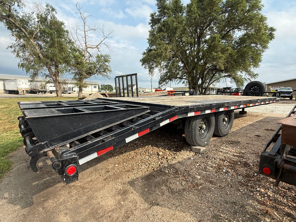 PJ 102" × 24 ft Deckover Equipment Trailer