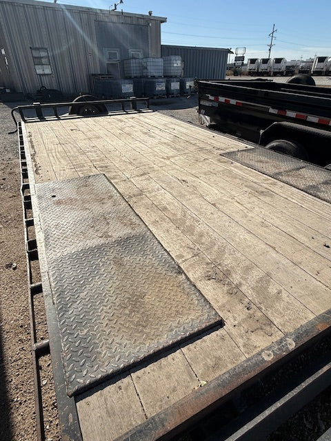 PJ 25' Deckover Trailer