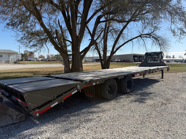 Maxx-D Gooseneck 30' Deckover Trailer