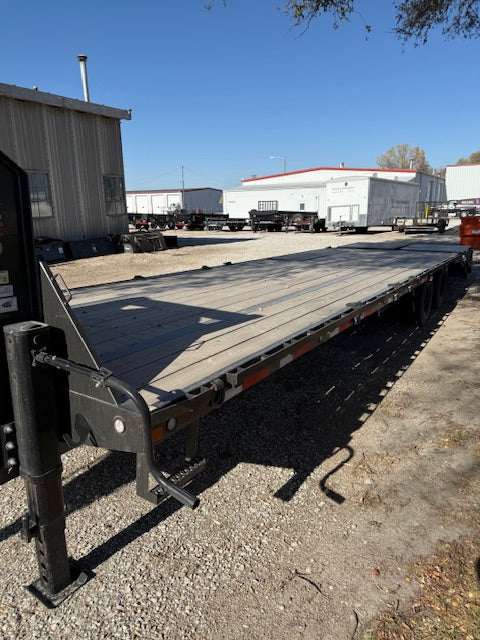Maxx-D Gooseneck 30' Deckover Trailer