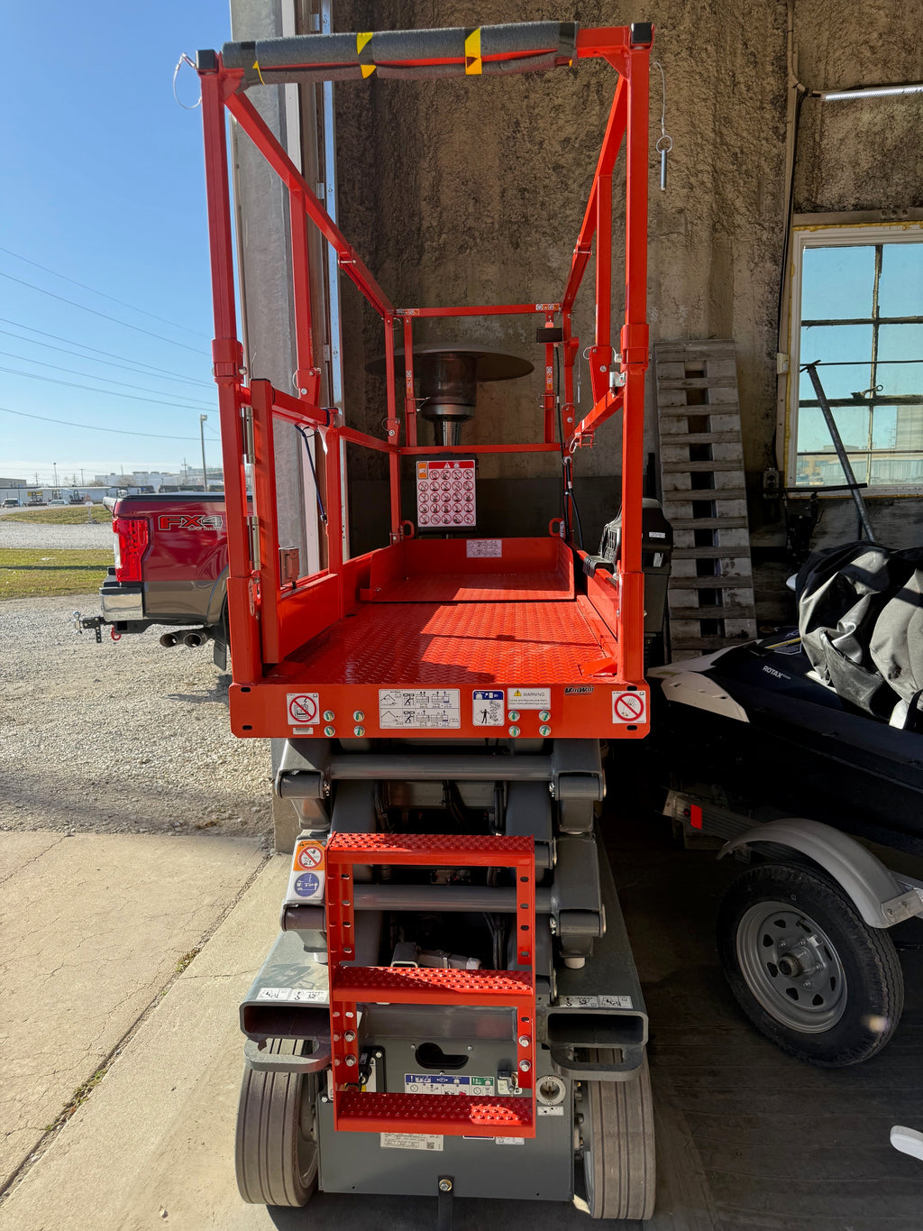 SkyJack Electric Scissor Lift